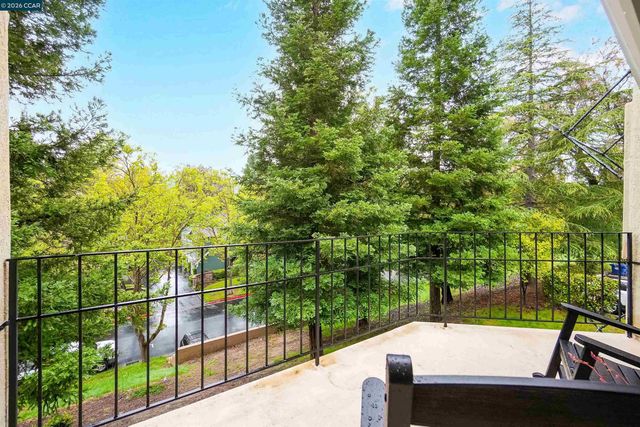 2020 Canyon Woods Dr C, San Ramon, CA 94582