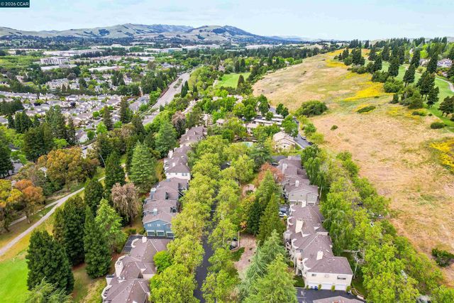 2020 Canyon Woods Dr C, San Ramon, CA 94582