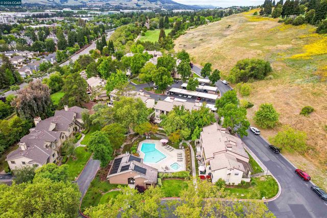 2020 Canyon Woods Dr C, San Ramon, CA 94582