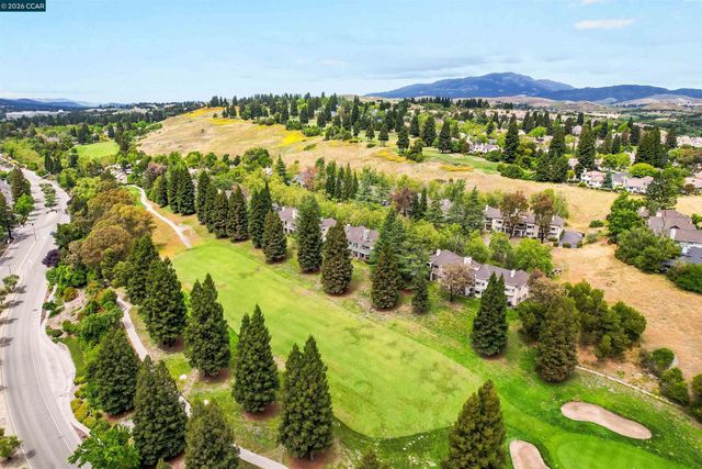 2020 Canyon Woods Dr C, San Ramon, CA 94582