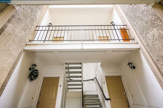 2020 Canyon Woods Dr C, San Ramon, CA 94582