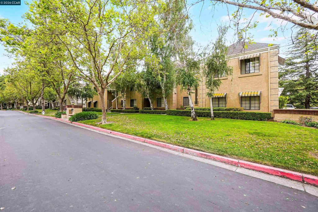 2020 Canyon Woods Dr C, San Ramon, CA 94582
