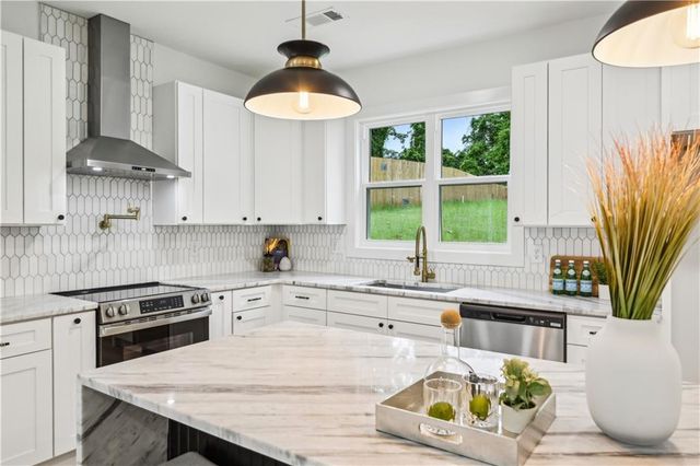 1347 Midlawn Drive, Decatur, GA 30032