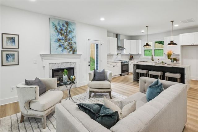 1347 Midlawn Drive, Decatur, GA 30032