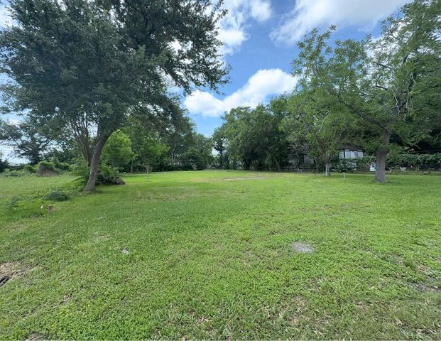 1819 Neuman Street, La Marque, TX 77568