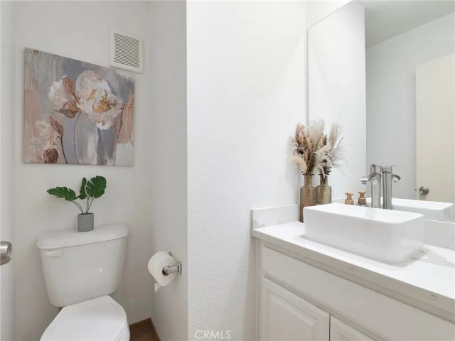 9740 Sepulveda Blvd 26, North Hills, CA 91343