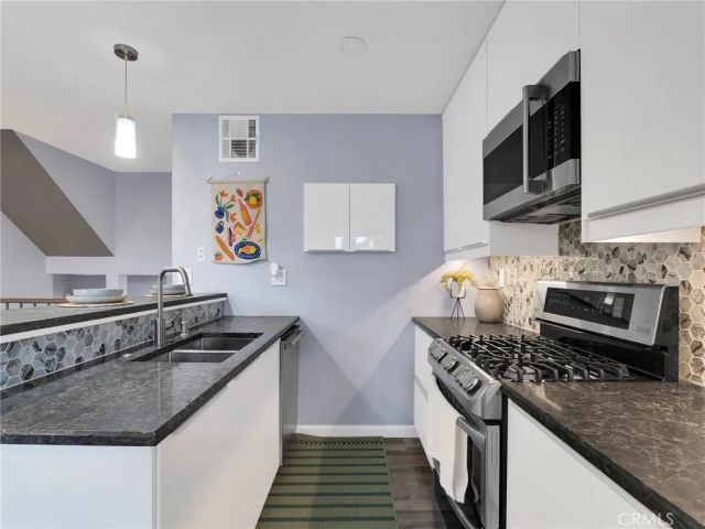 9740 Sepulveda Blvd 26, North Hills, CA 91343
