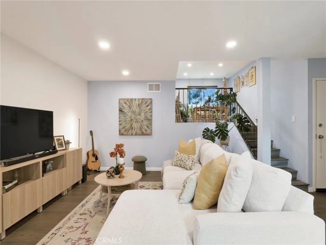 9740 Sepulveda Blvd 26, North Hills, CA 91343