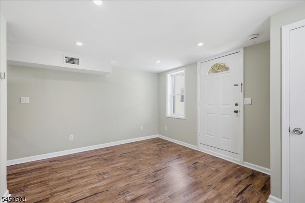 211 S 8Th Ave, Manville Boro, NJ 08835 — photo 4