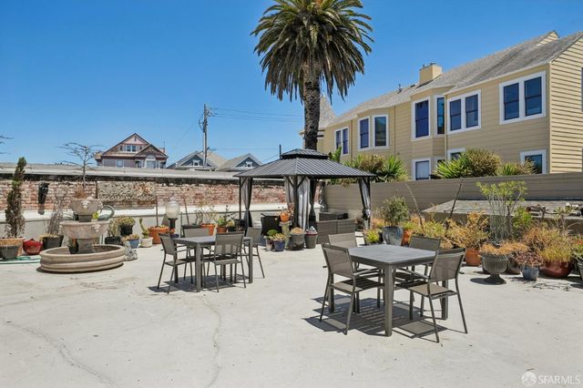 4343 3rd Street 202, San Francisco, CA 94124