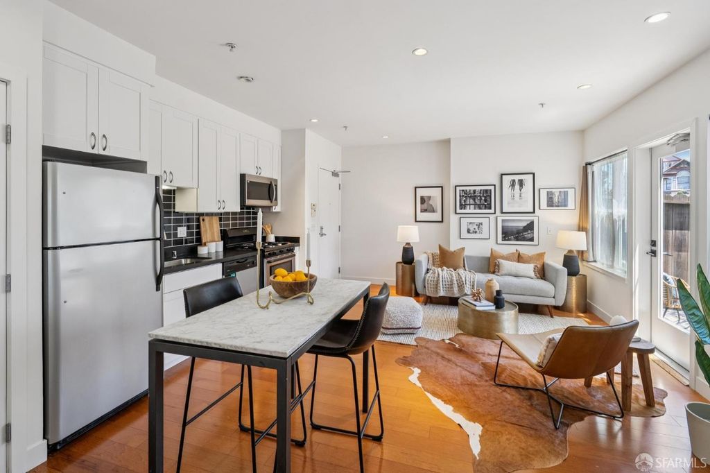 4343 3rd Street 202, San Francisco, CA 94124