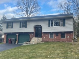 450 Maple Hill Road, Naugatuck, CT 06770