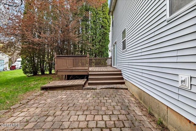 19 Tupelo Drive, Halfmoon, NY 12065