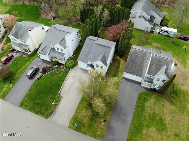 19 Tupelo Drive, Halfmoon, NY 12065