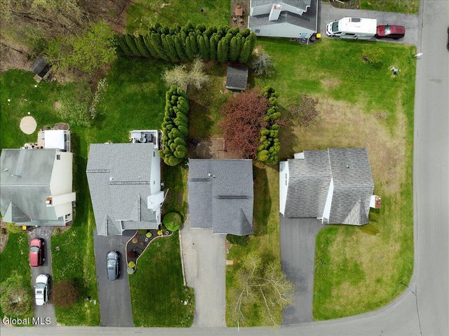 19 Tupelo Drive, Halfmoon, NY 12065