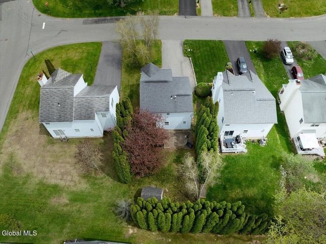 19 Tupelo Drive, Halfmoon, NY 12065