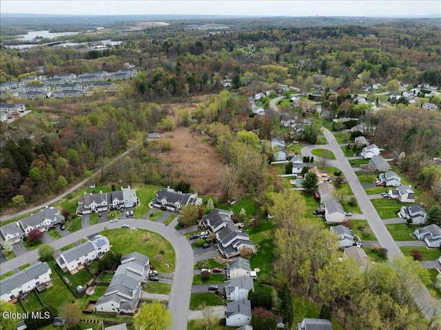 19 Tupelo Drive, Halfmoon, NY 12065