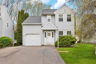 19 Tupelo Drive, Halfmoon, NY 12065