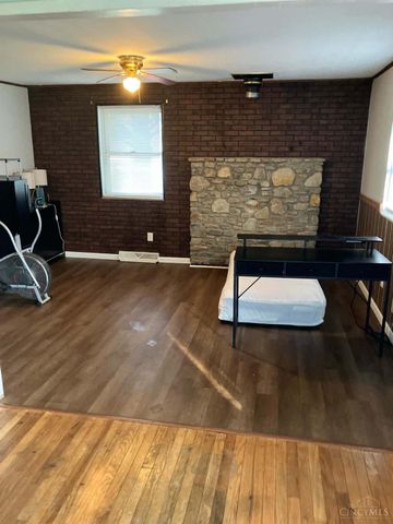 60 Dorothy Lane, New Vienna, OH 45159