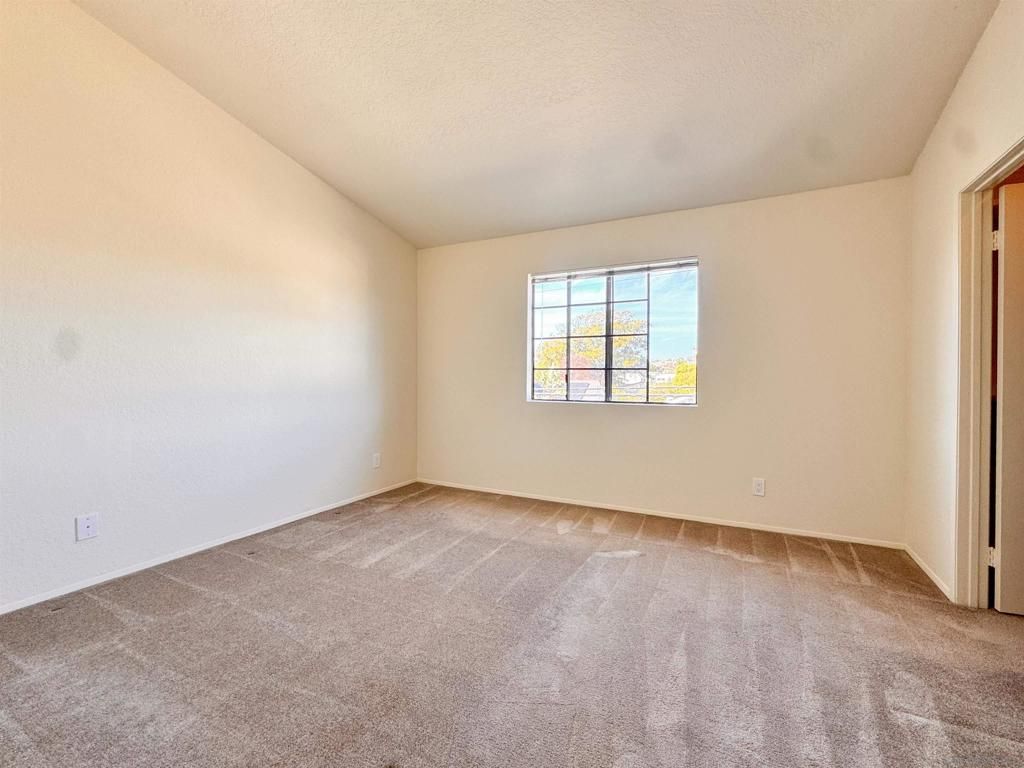 Image 13 of property listing at 1730 Pacific Beach Dr #2, San Diego, CA 92109