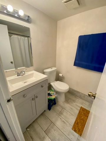 6900 SW 39th St 105, Davie, FL 33314