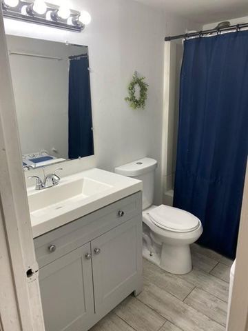 6900 SW 39th St 105, Davie, FL 33314