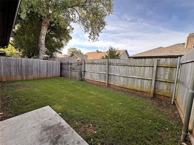 2100 Buena Vida Lane, Edmond, OK 73013