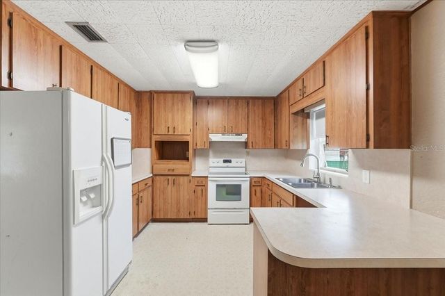 137 HIGHLAND AVENUE, Auburndale, FL 33823