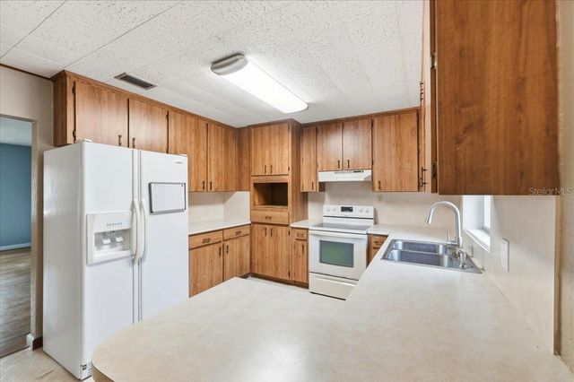 137 HIGHLAND AVENUE, Auburndale, FL 33823