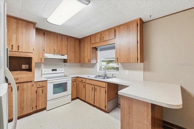 137 HIGHLAND AVENUE, Auburndale, FL 33823