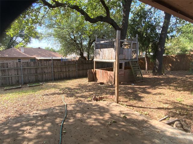 1604 Brookhaven Circle, Bedford, TX 76022