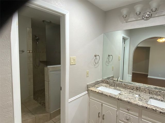 1604 Brookhaven Circle, Bedford, TX 76022