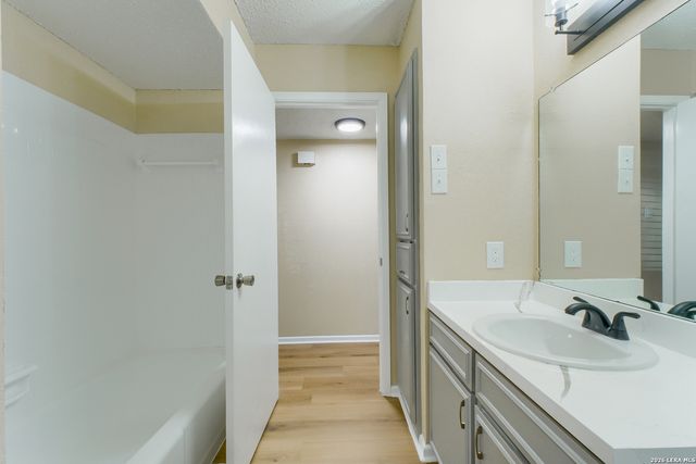 4412 Shakertown, San Antonio, TX 78238