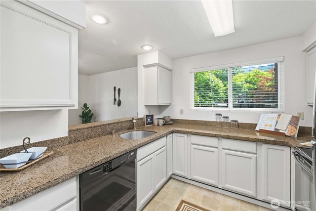 200 Mt Park Boulevard SW #A204, Issaquah, WA 98027