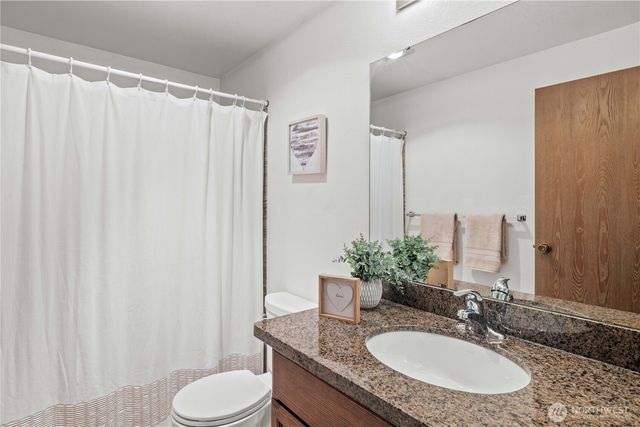 200 Mt Park Boulevard SW #A204, Issaquah, WA 98027