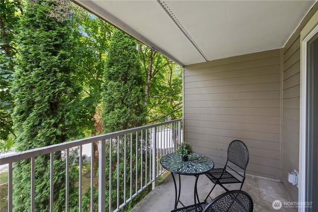 200 Mt Park Boulevard SW #A204, Issaquah, WA 98027