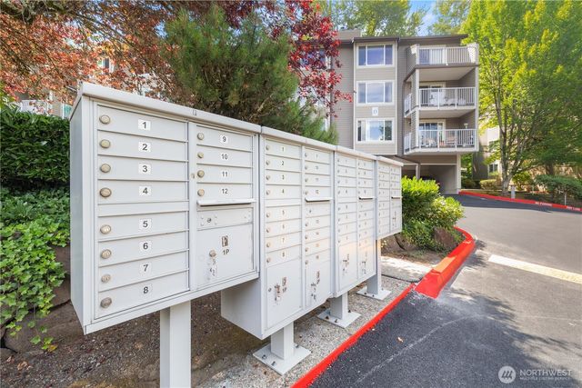 200 Mt Park Boulevard SW #A204, Issaquah, WA 98027