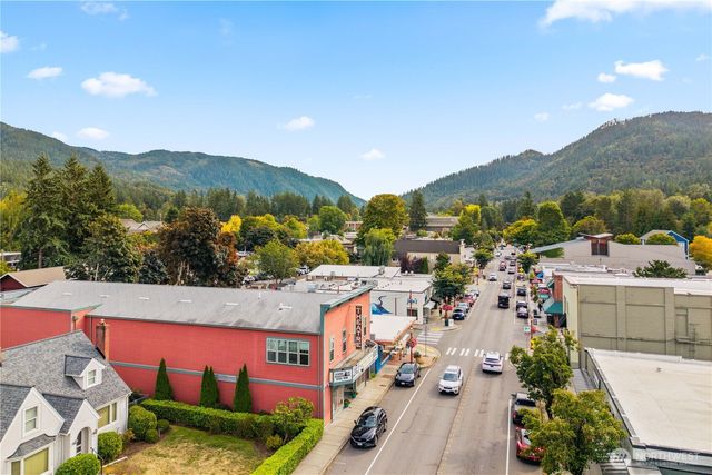 200 Mt Park Boulevard SW #A204, Issaquah, WA 98027