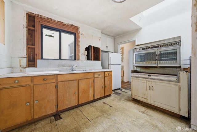 92 Nueva Avenue, San Francisco, CA 94134