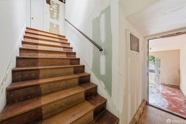 92 Nueva Avenue, San Francisco, CA 94134
