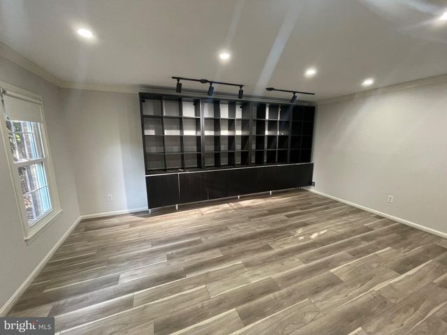 9609 BARKSTON CT, Rockville, MD 20850