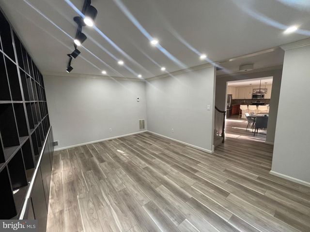 9609 BARKSTON CT, Rockville, MD 20850