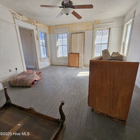 737 Riverside Avenue, Elizabeth City, NC 27909