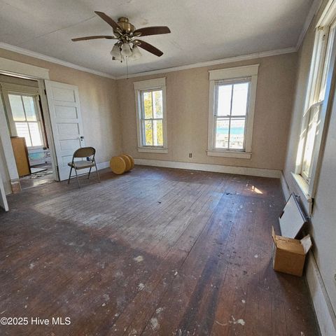 737 Riverside Avenue, Elizabeth City, NC 27909