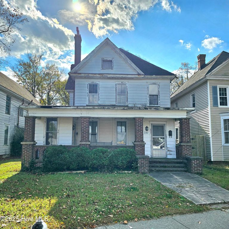 737 Riverside Avenue, Elizabeth City, NC 27909