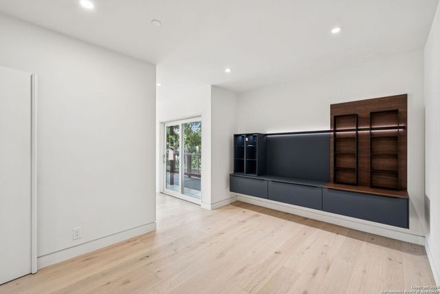 305 Joliet Ave Apt D, San Antonio, TX 78209