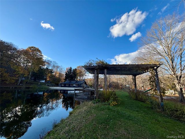 10 Skytop Drive, Katonah, NY 10536