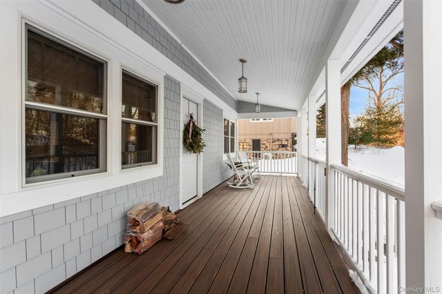 10 Skytop Drive, Katonah, NY 10536