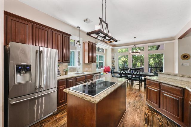 20002 Sapphire Circle, Magnolia, TX 77355