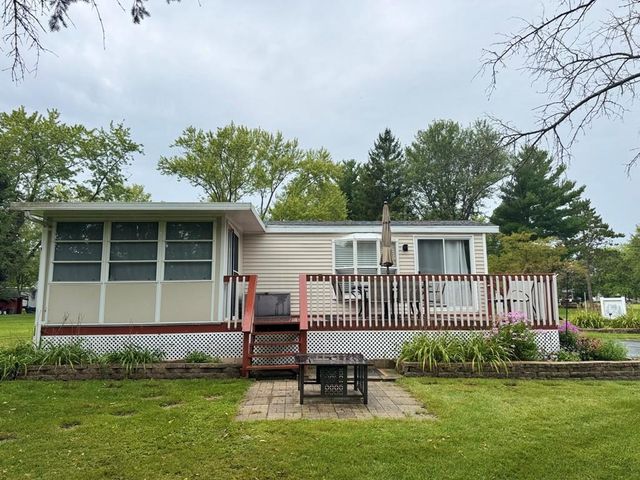 413 Skyline Drive, Edgerton, WI 53534